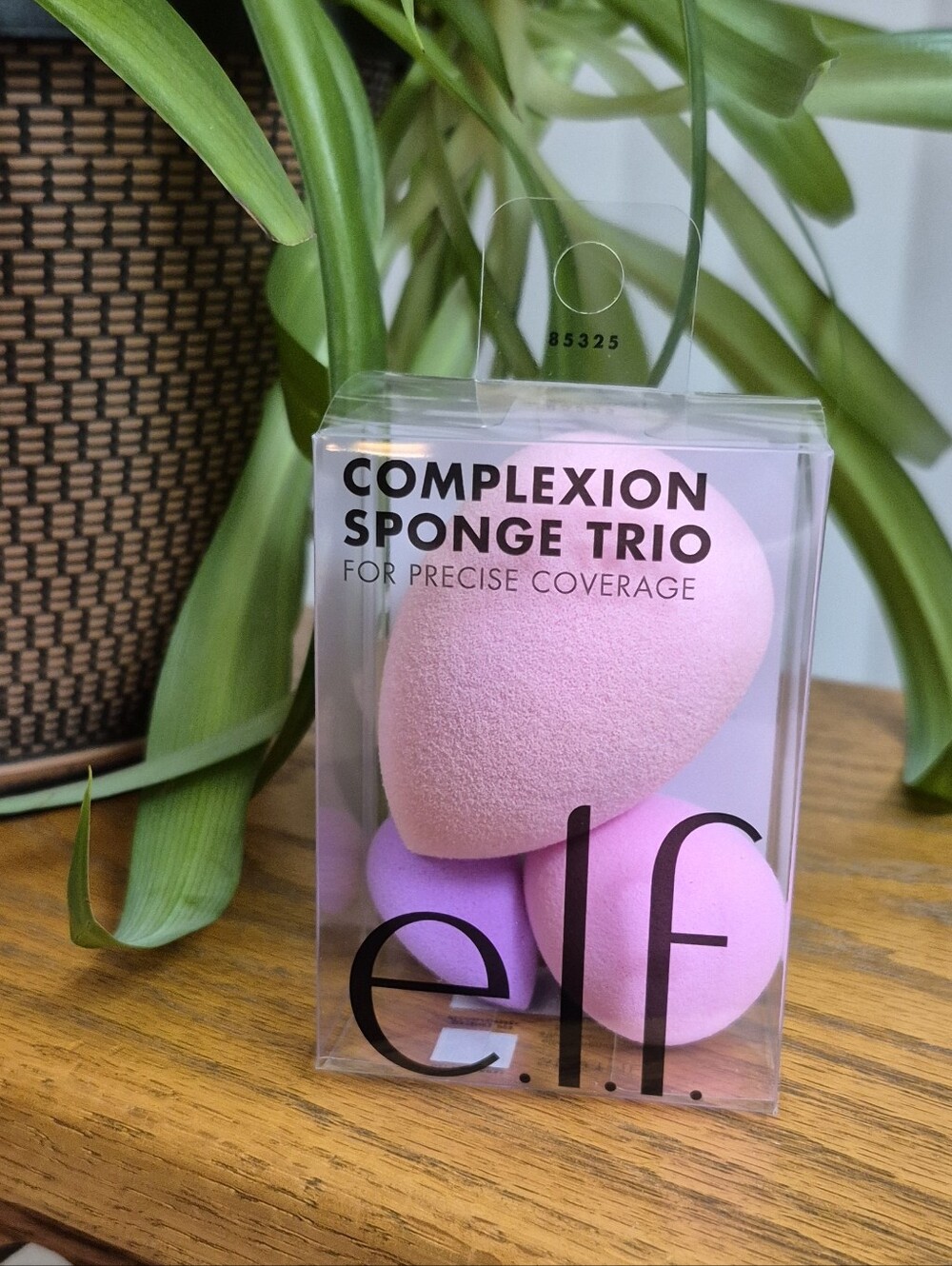 e.l.f. Complexion Sponge Trio - Pink & Lavender. Precise Coverage. NEW IN BOX